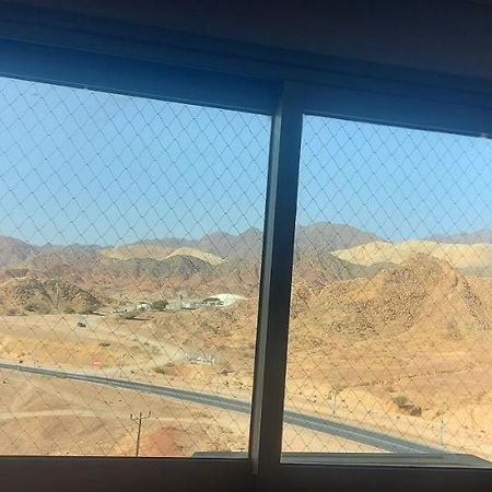 Eilat Octopus Apartment - אילת אוקטופוס -שני חדרים וסלון, בריכה בקיץ Bagian luar foto