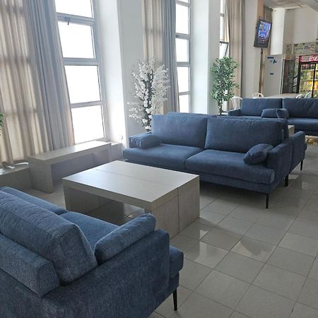 Eilat Octopus Apartment - אילת אוקטופוס -שני חדרים וסלון, בריכה בקיץ Bagian luar foto