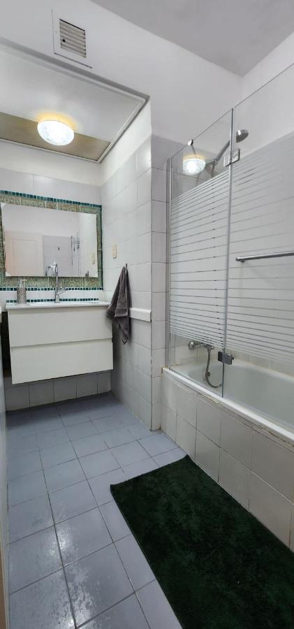 Eilat Octopus Apartment - אילת אוקטופוס -שני חדרים וסלון, בריכה בקיץ Bagian luar foto