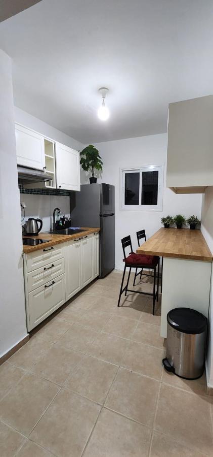 Eilat Octopus Apartment - אילת אוקטופוס -שני חדרים וסלון, בריכה בקיץ Bagian luar foto